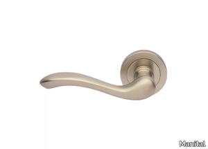 ERICA - Brass door handle with lock on rose _ Manital