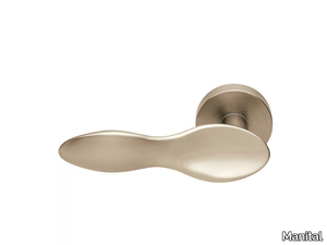 SPOON - Brass door handle on rose with lock _ Manital