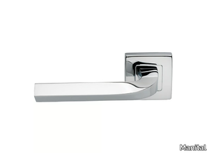 TRENDY - Brass door handle with lock on rose _ Manital