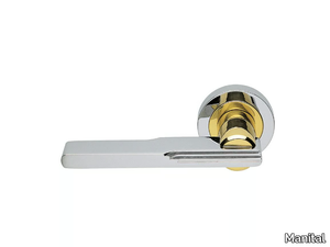 VERONICA - Brass door handle on rose with lock _ Manital