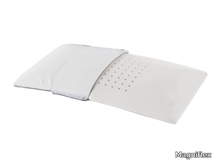 SUPERIORE FLAT - Rectangular Memoform pillow with removable cover _ Magniflex