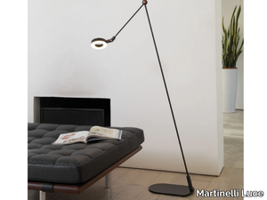 L'AMICA - LED aluminium floor lamp with swing arm _ Martinelli Luce