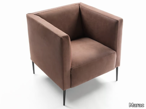 MORRIS - Upholstered leather armchair with armrests _ Marac