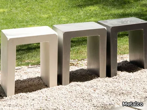 ISOMETRIC - HPC garden side table _ Metalco