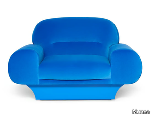 ROY - Velvet armchair with armrests _ Munna