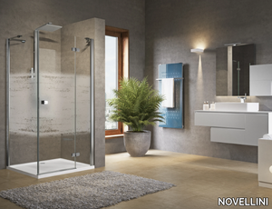 BRERA G+F - Corner shower cabin with hinged door and side panel _ NOVELLINI