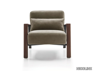 LUIS - Leather armchair with armrests _ NICOLINE