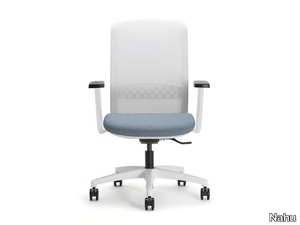 HALLEY WHITE 01 - Swivel mesh office chair with armrests with 5-Spoke base _ Nahu