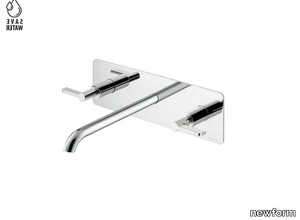 BLINK CHIC 71023E / 71123E - Wall-mounted washbasin tap with plate without waste _ newform