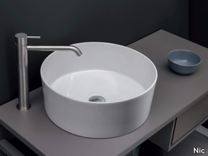 OVVIO VASO - Countertop round ceramic washbasin _ Nic