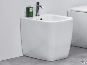 SEMPLICE - Floor mounted ceramic bidet _ Nic