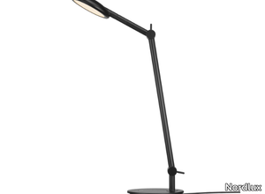 BEND - Adjustable metal table lamp with USB _ Nordlux