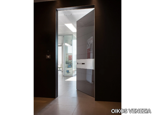 TEKNO - Back-lacquered polished glass safety door _ OIKOS VENEZIA