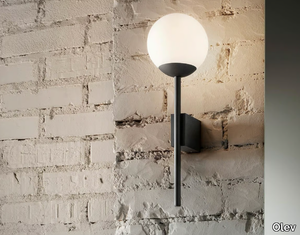 LA PALLINA AP - LED metal wall lamp _ Olev