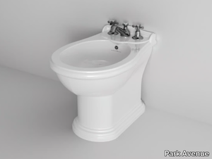 CROWN - Floor mounted ceramic bidet with overflow _ Park Avenue