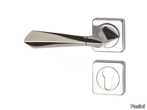 BERMUDA FASHION - Brass door handle on rose with lock _ Pasini