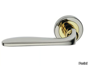 MEDAN FASHION - Brass door handle on rose _ Pasini