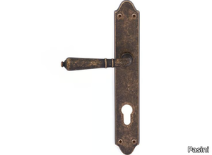 MOD. 800 CLASSIQUE - Brass door handle on back plate with lock _ Pasini