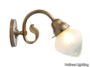 LYON I - Handmade brass wall lamp _ Patinas Lighting