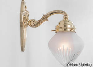 PECS I - Handmade brass wall lamp _ Patinas Lighting