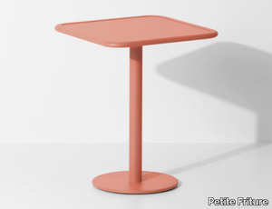 WEEK-END - Square powder coated aluminium garden table _ Petite Friture