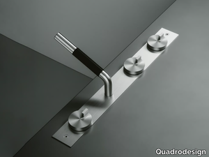 Q. 18 99 R - Stainless steel bathtub set _ Quadrodesign