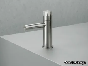 HB 15 03 - Countertop 1 hole washbasin mixer _ Quadrodesign