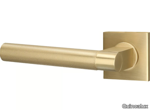 MONTREUX - Brass door handle on rose _ Quincalux