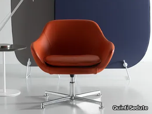 MANTA - Swivel leather armchair with armrests with 4-spoke base _ Quinti Sedute