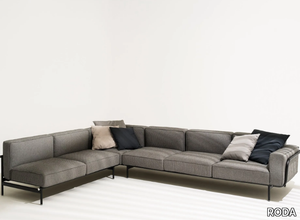 ESTENDO - Modular garden sofa _ RODA