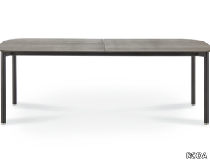 PIPER 030 - Extending Lapitec® garden table _ RODA