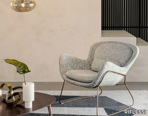 MEGHAN - Sled base easy chair with armrests _ RIFLESSI