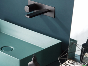 HAPTIC - Wall-mounted single handle washbasin mixer with plate _ RITMONIO