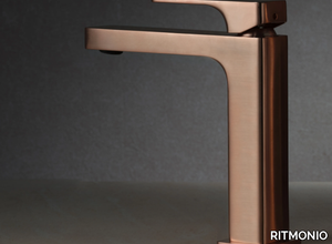 GLITTER BRUSHED ROSE GOLD - Countertop single handle washbasin mixer _ RITMONIO