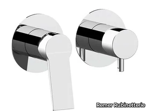 SLASH & DOT - Recessed shower mixer with plate _ Remer Rubinetterie