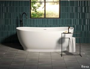 CULLA - Freestanding oval Korakril™ bathtub _ Rexa