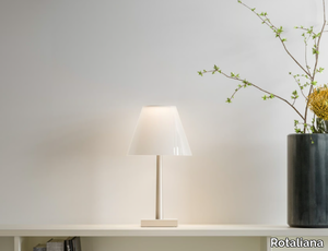 DINA - LED polycarbonate table lamp _ Rotaliana