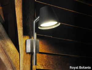 PARKER - Brass outdoor wall lamp _ Royal Botania