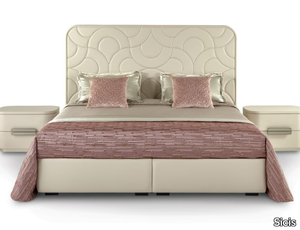 AMIDELE - Upholstered leather bed with high headboard _ Sicis