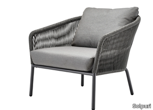 LOOP LOUNGE - Aluminium garden armchair with armrests _ Solpuri