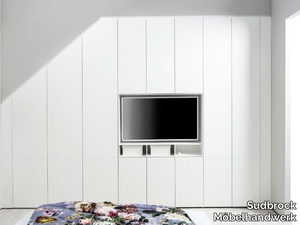 MIRIA 101 - Wardrobe with built-in TV _ Sudbrock Möbelhandwerk