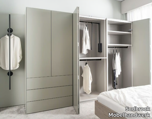 MIRIA 100 - Wardrobe with folding doors _ Sudbrock Möbelhandwerk