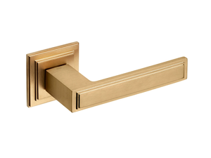 GINEVRA - Brass door handle on rose _ Dnd