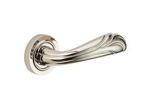 NOOR - Brass door handle on rose _ Dnd