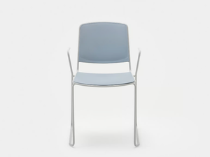 VEA - Sled base chair with armrests _ Mara