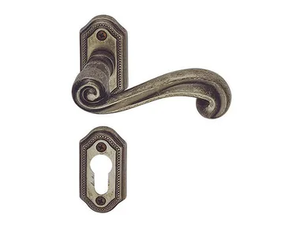 SIRIO CLASSIQUE - Brass door handle on rose with lock _ Pasini