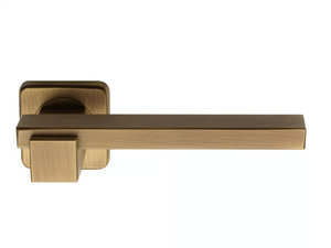 PLUS LINE FASHION - Brass door handle on rose _ Pasini