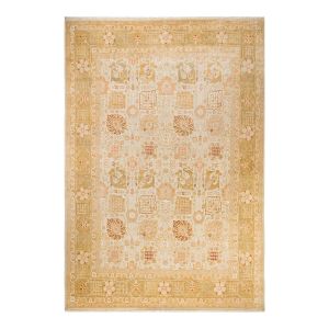 Ivory Traditional Wool Rug