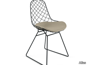 KOBI SLEDGE - N01 - Sled base powder coated steel chair with integrated cushion _ Alias