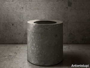 ANIMA LIQUIDA - Freestanding round natural stone washbasin _ Antoniolupi